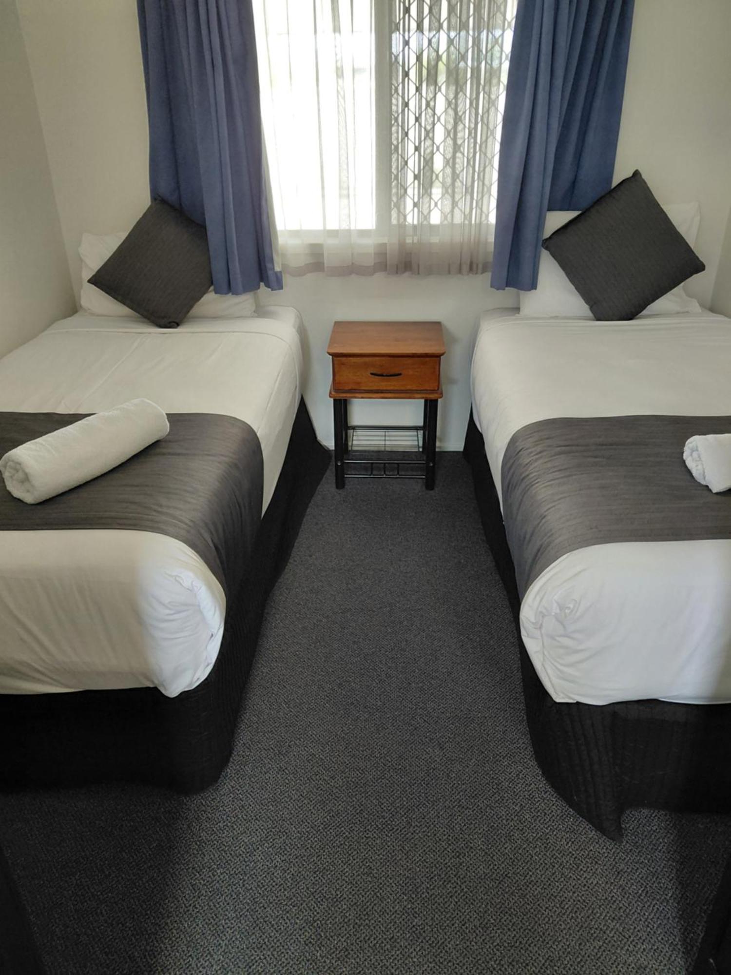 Acacia Motor Inn Bundaberg Exterior photo