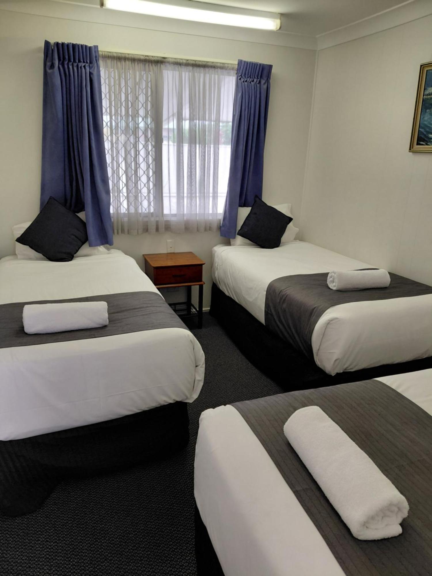 Acacia Motor Inn Bundaberg Exterior photo